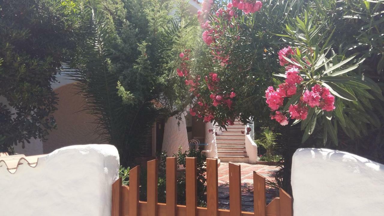 Villa Manuela sul mare S'Archittu Esterno foto
